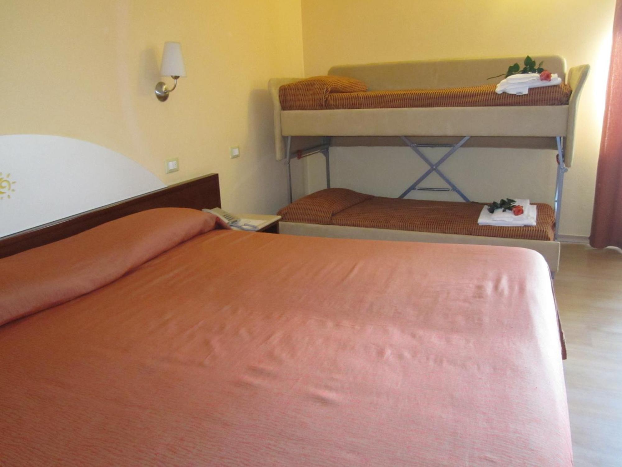 Hotel Al Sole - Enjoy Holiday Cavaion Veronese Exterior foto